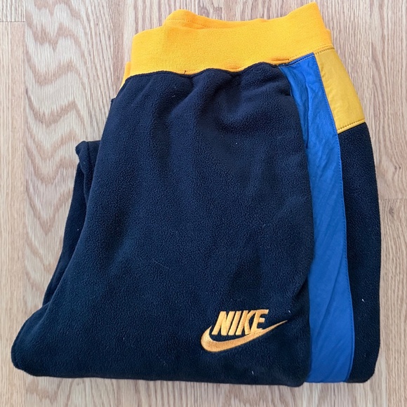Nike NWOT Fleece Mixed-Media Joggers (S) - Picture 7 of 14
